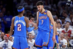 平博官网-海港技术犯规送分，羽毛球队主帅怒摔战术板！